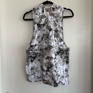 Varley Sleeveless Marble Print Hoodie Tank Top - White & Black
